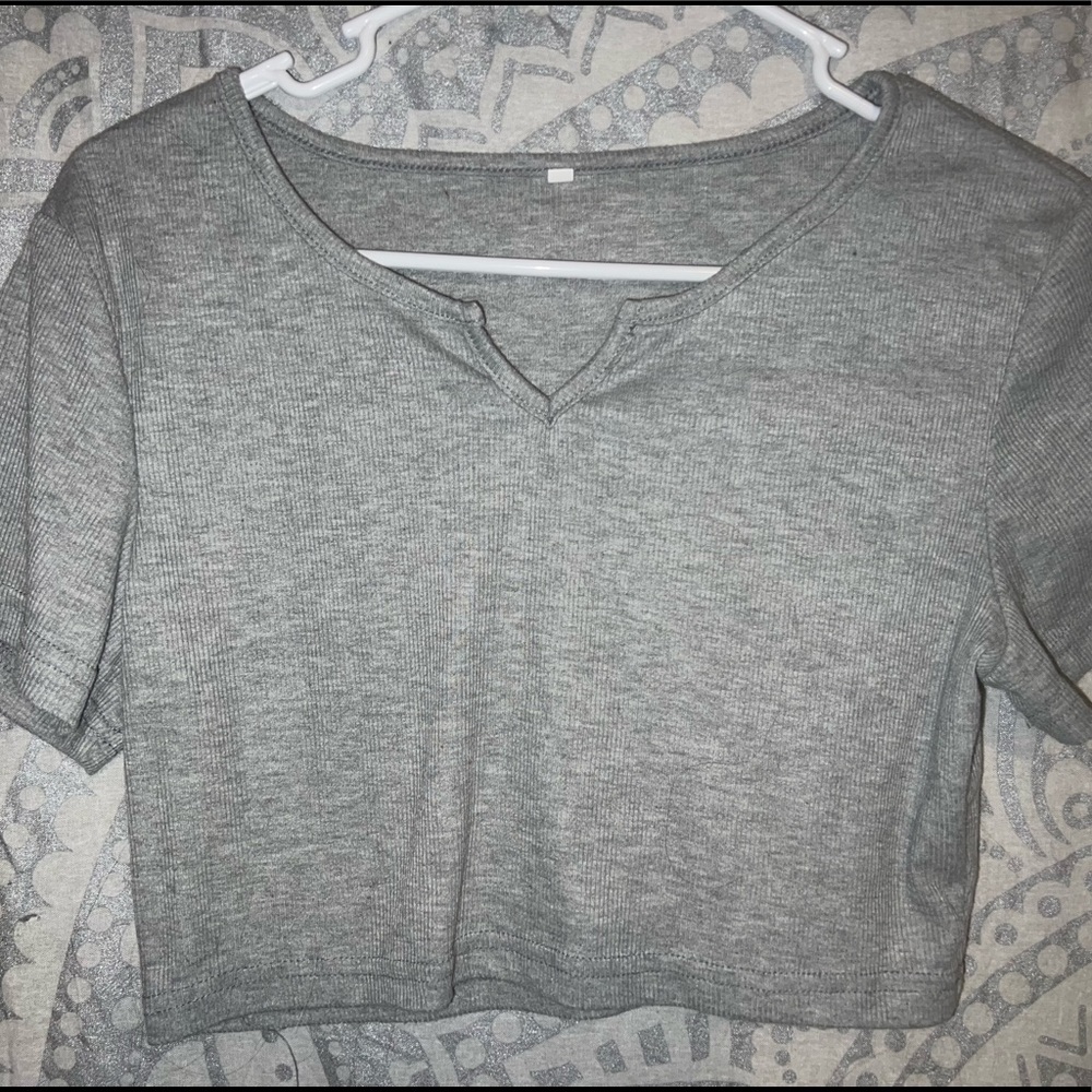 Cropped tee